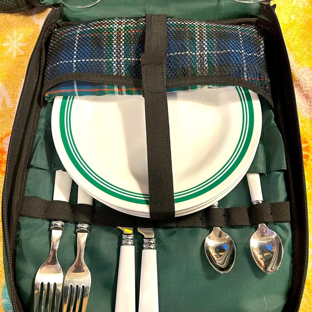 Excellent Condition Picnic Backpack - Picture 3 of 8